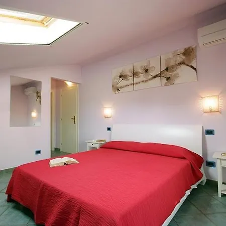 Della Luna Aparthotel 4*