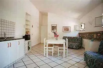 Della Luna Aparthotel 3*